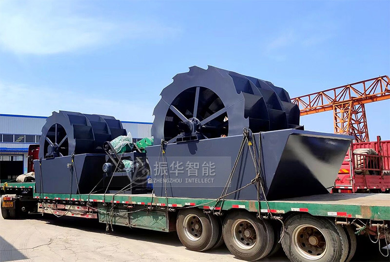 两台轮斗洗沙机发货现场